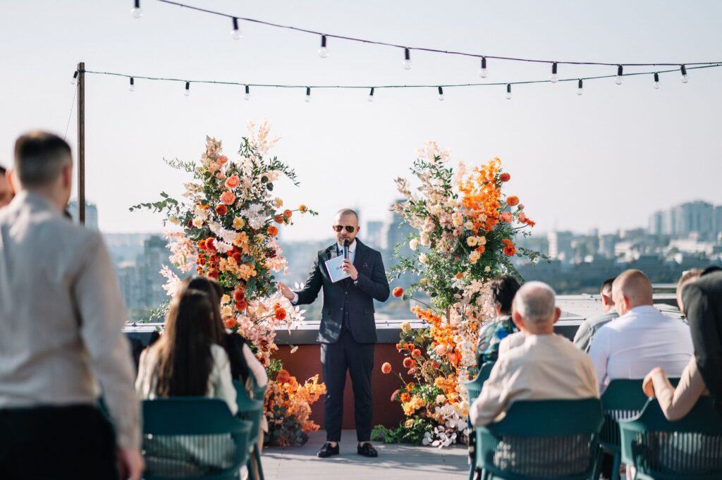 Фото тамади на весіллі